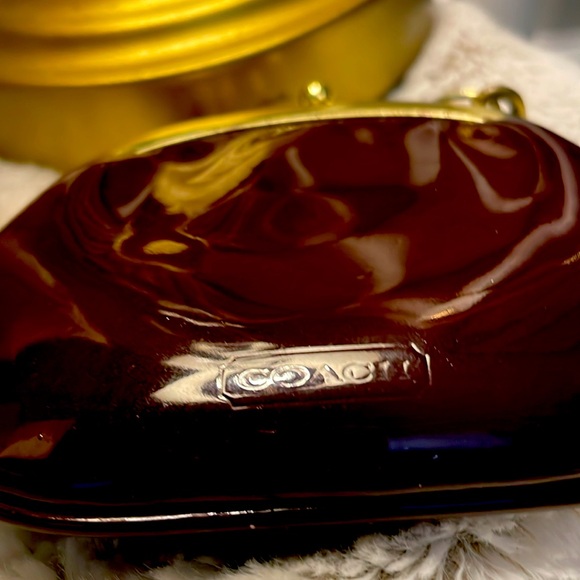 Vintage Coach Y2K Limited edition Mini Burgundy Patent Leather Coin Purse - Picture 3 of 3